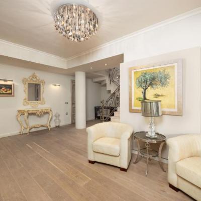 Pomegranate Tree Villa Living Room