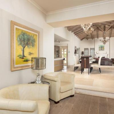 Pomegranate Tree Villa Living Room