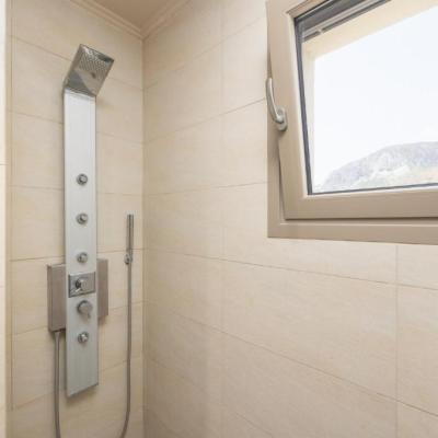 Pomegranate Tree Villa Bathroom