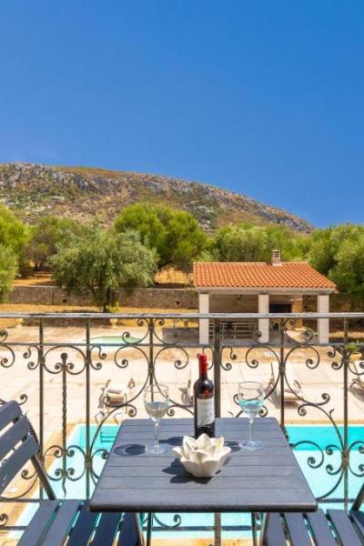 Pomegranate Tree Villa Balcony