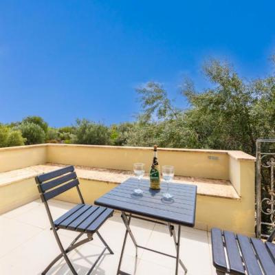 Pomegranate Tree Villa Balcony